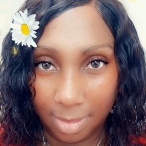 Meet your Posher, Yolanda